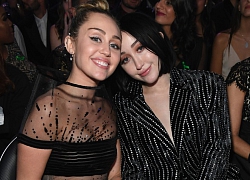 Noah Cyrus &#8211; nữ ca sĩ 10 năm chịu tổn thương vì là em gái Miley