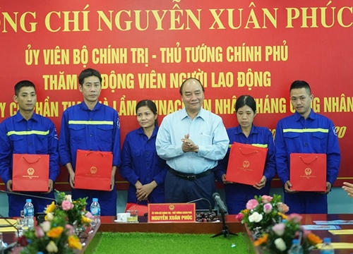 Thủ tướng thăm công nhân vùng mỏ Quảng Ninh