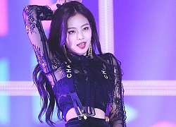 Được fan bất ngờ cầu hôn trong concert, Jennie (BLACKPINK) nói gì mà ai nấy sướng rơn, đến Rosé cũng rung rinh, tim đập "bịt bịt"?