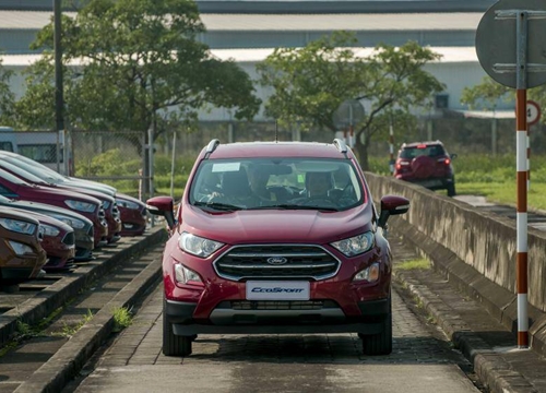 Giá lăn bánh Ford EcoSport sau khi giảm 50% phí trước bạ