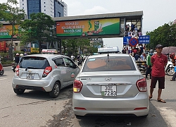 Hà Nội: Tài xế taxi &#8220;hô biến&#8221; biển số để trốn phạt nguội