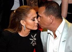 Jennifer Lopez "đau lòng" khi phải hoãn đám cưới vì dịch Covid-19