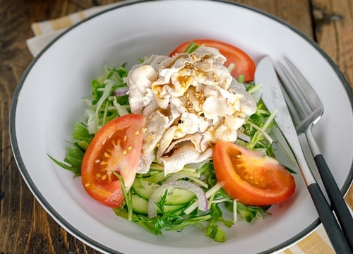 Làm ngay salad thịt heo rau củ thơm ngon mát lạnh cho mùa hè không còn nóng nực!