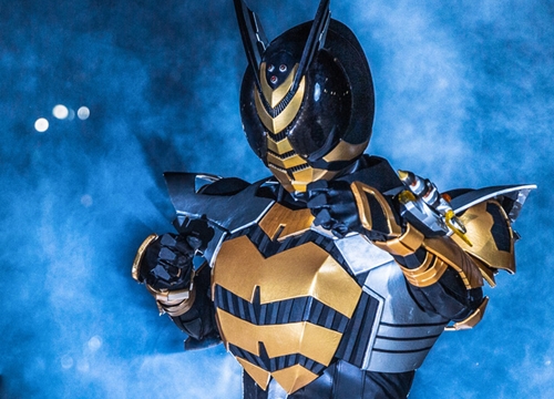 Ngắm bộ ảnh cosplay Kamen Rider The Bee siêu đẳng cấp của các fan