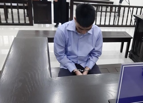 Nhập cảnh cùng 1,9kg sừng tế giác, lĩnh 5 năm tù