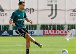 Ronaldo đến sân tập Juventus sớm 4 tiếng