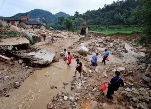 28 ngày liên tiếp Trung Quốc ra cảnh báo mưa lớn