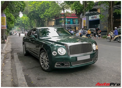 Bentley Mulsanne First Edition với màu sơn độc từng gây xôn xao tại Phú Thọ xuất hiện tại Hà Nội