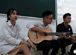 Buổi họp phụ huynh đặc biệt: MC 'song ngữ', cô giáo thành khách mời