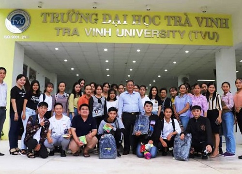 Đại học Trà Vinh đón các học sinh THPT trải nghiệm học tập