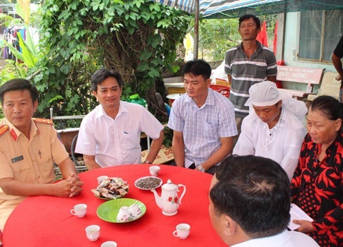 Hai vợ chồng cùng con gái gặp tai nạn tử vong thương tâm trên đường về quê