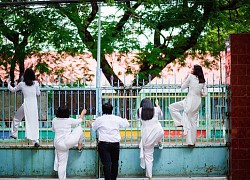 Nam sinh nhọ nhất năm: Đang bày trò phá phách thì "va phải vào ánh mắt của thầy hiệu trưởng", rất tiếc em đã quay vào ô mất lượt