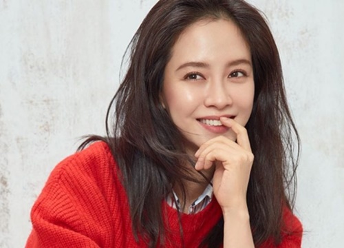 "Não cá vàng" như Song Ji Hyo: Quên luôn quê quán của fan cứng, đi Hong Kong nhưng lại nhầm thành... Malaysia