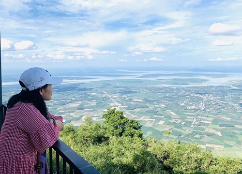 Ngắm cảnh mây trời trên 'nóc nhà Đông Nam Bộ'