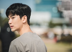 3 lý do hóng ơi là hóng Psycho But It's Okay: "Cụ giáo" Kim Soo Hyun tái xuất ôm luôn 64 tỉ, nữ chính tưởng "vô danh" mà lại rất ra gì!