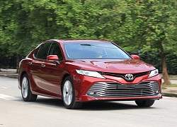 Giá lăn bánh Toyota Camry mới nhất