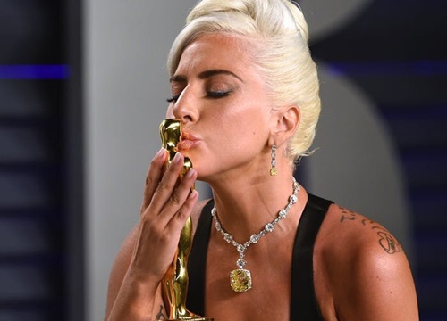 Lady Gaga khổ sở vì đeo vòng kim cương 700 tỷ tới Oscar 2019