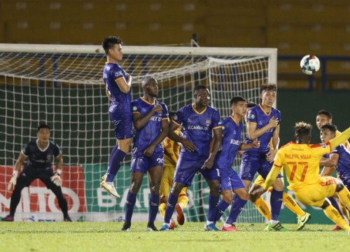 Ngoại binh đặt mục tiêu ghi 10 bàn bật bãi khỏi V-League