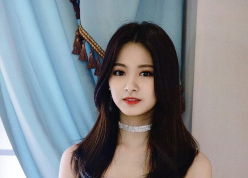 Những bộ váy áo giá rẻ chứng minh Tzuyu là 'idol bình dân'