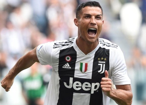 Ronaldo sẽ ra sân trong ngày bóng đá Italy trở lại