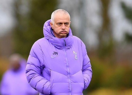 Tottenham - Mourinho méo mặt vì "hết tiền": Phải vay 175 triệu bảng để tồn tại