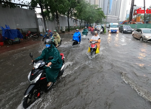 TP Hồ Chí Minh: Mưa không lớn nhưng đã ngập