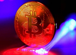 Bitcoin giảm nhẹ, thị trường rực đỏ