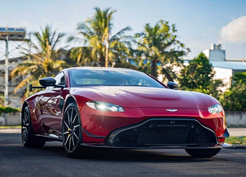 Aston Martin V8 Vantage với gói độ chính hãng AMR lần đầu xuất hiện tại Việt Nam