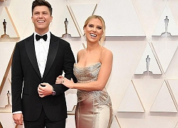 'Cô đào' Scarlett Johansson mặc đồ giản dị, tự rửa xe giữa trời nắng