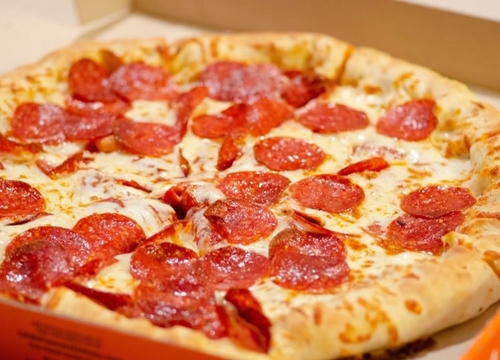 Được giao pizza tận nhà mỗi ngày dù không đặt hàng, người đàn ông sợ hãi đến ám ảnh