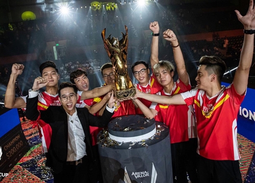 Giám đốc "Phương Top" khẳng định sẽ có Team Flash Tốc Chiến, lên tiếng "dạy khéo" VNG cách làm Esports