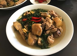 Trồng rau răm, 'gặt'... gà kho tàu