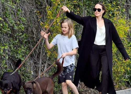 Angelina Jolie chia sẻ nỗi buồn cùng con gái