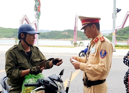 Công an Vân Đồn: Nỗ lực đảm bảo trật tự ATGT