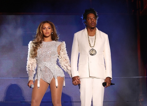 Nền tảng streaming của vợ chồng Beyoncé và Jay-Z bị cáo buộc gian lận: người dùng bị "ép nghe" album 180 lần trong 24 giờ nhưng không hay biết!