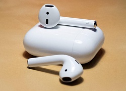 Ngất xỉu vì AirPods phát nổ trên tai