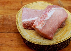 Ăn thịt lợn chưa được nấu chín, chàng trai Thái Lan 18 tuổi bị sán dây ký sinh trắng xóa khắp người