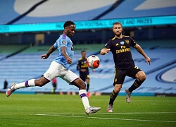 Báo Anh sôi sục vụ Sheffield mất bàn thắng oan, Arsenal "vô phương cứu chữa"