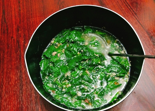 Cách nấu canh thịt băm nấu rau ngót thanh mát giải nhiệt ngày nắng nóng