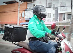 Mất việc vì COVID-19, nhiều phi công Thái Lan chạy xe ôm, giao đồ ăn qua ngày