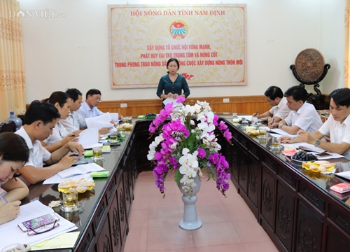 Thăm quan mô hình chăn nuôi tiền tỷ: Cho tôm "chung nhà" với cá trắm đen ở Nam Định