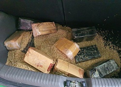 "Thủ thuật" độn vỏ trấu để giấu gần 10kg ma túy tại Hà Nội