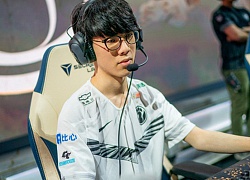 Từ người hùng hóa tội đồ, SofM bị fan Trung Quốc mỉa mai 'IG đã trả anh bao nhiêu?' sau trận thua của Suning