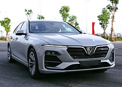 VinFast Lux A2.0 bất ngờ hạ knock-out Toyota Camry, Mazda 6 dẫn đầu phân khúc hạng D tầm giá 1 tỷ