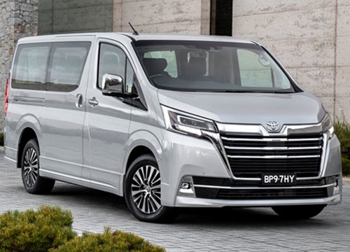 'Soi' Toyota Granvia 2020, giá hơn 3 tỷ tại Việt Nam