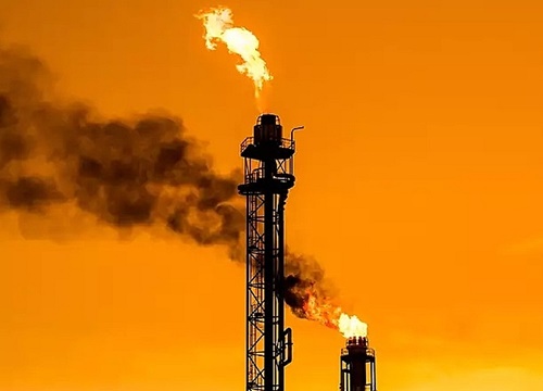 Giá dầu hôm nay tăng nhẹ sau cuộc họp của OPEC+