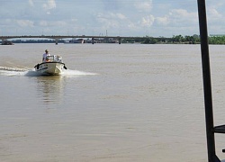 Hàng chục tuyến sông lớn phải lập chốt chống tàu thuyền va trôi