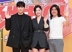 Họp báo 'Backstreet Rookie': Ji Chang Wook mỉm cười hạnh phúc bên Kim Yoo Jung