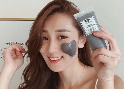 Lỗ chân lông to ngoác hay mụn đầu đen khó trị đều bị "thu phục" nhờ 4 dòng mask đất sét chuyên dụng cho mùa Hè