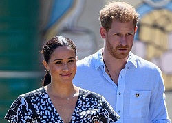 Meghan Markle từ chối thành ý của Nữ hoàng Anh trong khi Harry thì tuyệt vọng, hôn nhân của cả hai đang trên bờ vực đổ vỡ?